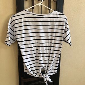 🌻Alison Andrews French navy style top, with tie.